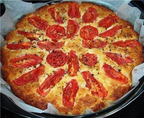 Замечательная закусочная запеканка из ярких томатов и пикантного чесночка! Разнообразьте свой рацион