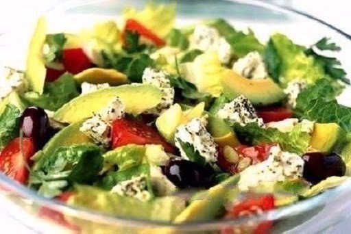 Яркий красочный салат из любимых овощей и брынзы! Достойное сочетание!