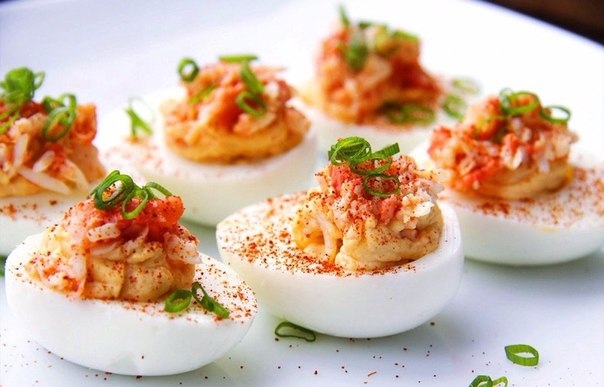 Белковый заряд гарантирован всем! Фаршируем яйца!