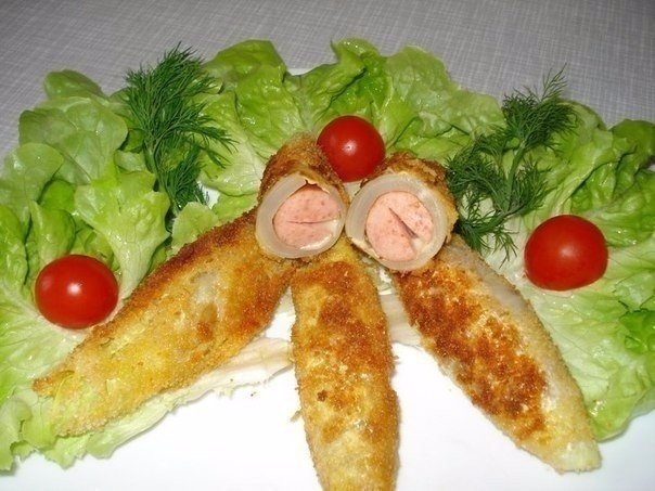 Отличный вариант закуски, который удобно взять в дорогу или поставить на стол, интересно украсив!