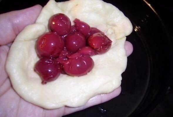 Отличный пирог для всей семьи! Выбирайте вашу любимую начинку и творите!