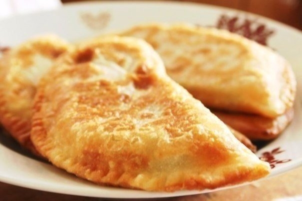 Очень удачное хрустящее тесто! Да, и никогда не добавляйте в тесто яйца! Из-за яиц тесто получается 