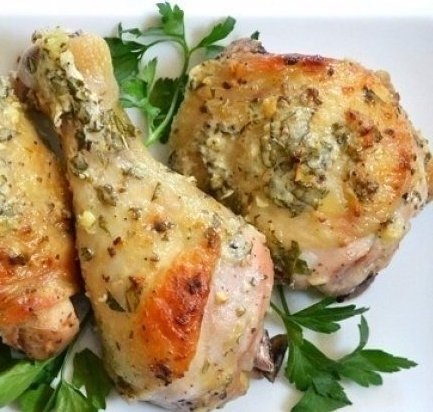 Хотите чего-нибудь простого и очень ароматного? Тогда приготовьте курочку на гриле, предварительно п