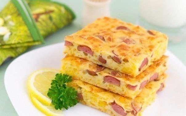 Детки будут все в восторге! А как иначе - нежно, пышно, воздушно...и с сосисками!