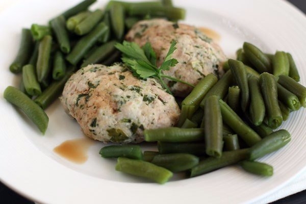 Нежные паровые котлетки очень диетичны и вкусны! Пальчики оближешь!