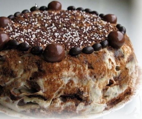 Быстрый шоколадный бисквитный торт в микроволновой печи!