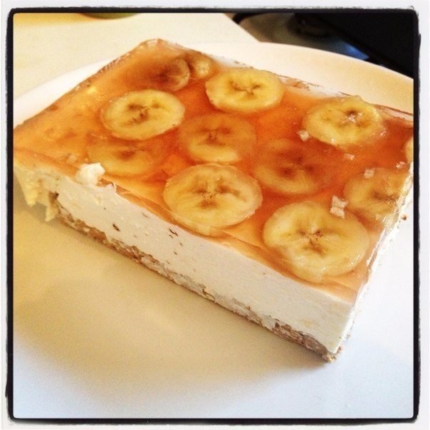 Нежнейший творожный десерт с медовой сладостью банана. Очень вкусно и полезно!