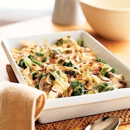 Диетическое блюдо с некоторым отступлением от правил - милой сырной корочкой! Позвольте себе немного