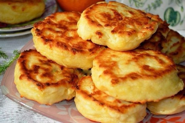 Яркие румяные оладьи с секретом! Попробуйте, это очень вкусно и необычно!