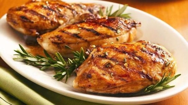 Пряные куриные грудки, запеченные в духовке, идеально подойдут к любому гарниру! Универсальный рецеп