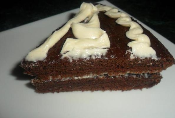 Торт бисквитный с шоколадом - с масляным кремом