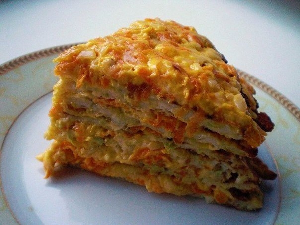 Сочный яркий закусочный торт придется по вкусу всем, уж поверьте! Съедается в мгновение ока!