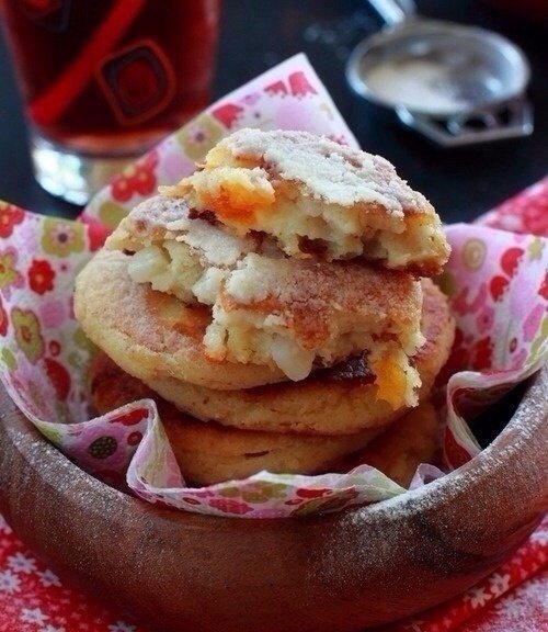 Сочные пышные оладьи с изюминкой! Порадуйте детвору сладостями!