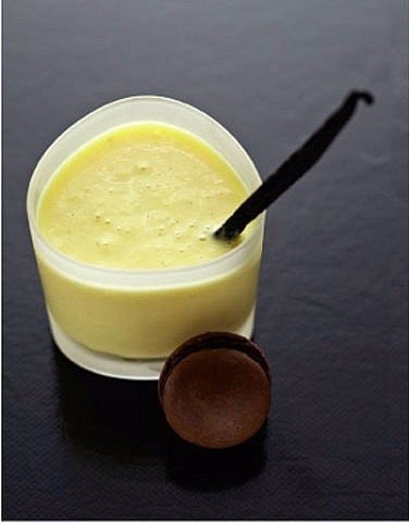 Нежный сливочный коктейль, как талое мороженое с изюминкой! Очень вкусно!