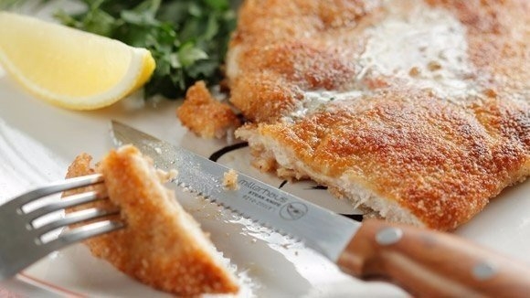 Существует сотни способов приготовить диетическую куриную грудку. А этот, как по мне, так самый лучш