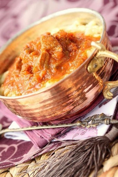 Хюнкяр Беенди - одно из самых известных и вкуснейших блюд Османской императорской кухни. Для любителей восточной кухни специально! Хюнкяр Беенди - одно из самых известных и вкуснейших блюд Османской императорской кухни. Для любителей восточной кухни специально!