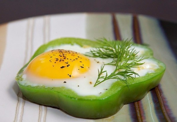 Очаровательные и очень вкусные колечки. А внутри еще помидор!