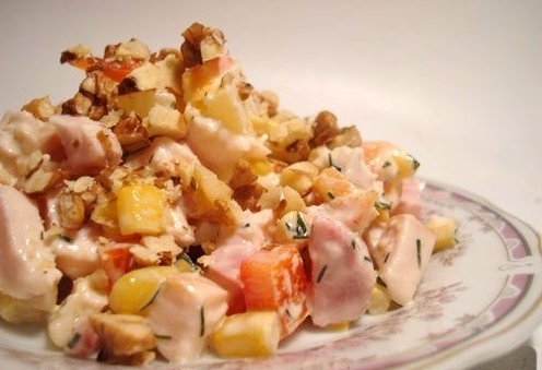 Если ваша дама капризничает, угостите ее вкусным салатом! Перед этой вкуснятиной ни одна дама не уст