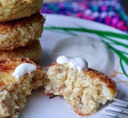 Невероятно нежные котлетки из... цветной капусты! Ладно-ладно, мяска тоже чуток положим!