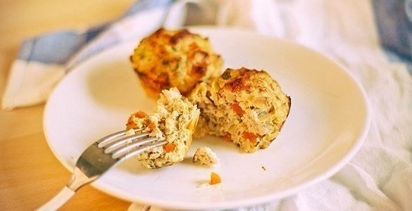 Нежные маффины с яркими овощами и курочкой - что может быть вкуснее? Такое интересное блюдо - стоит 