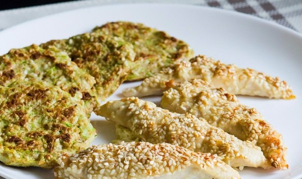 Девочки, придумала идеальную панировку для курочки - кунжут! Попробуйте, какое сочное внутри мяско п