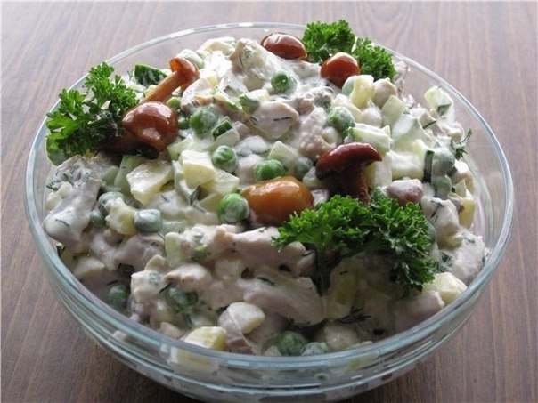 Сочный сытный салат для праздничного стола. Очень вкусный!