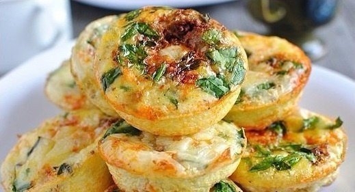 Не успела выложить запеканочки на тарелку, как разлетелись все! Как говорится, вкусноте на блюде дол
