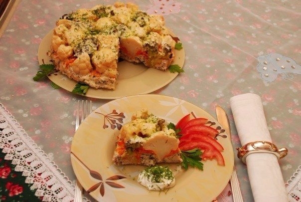 Закусочный тортик получается прелестно! Один раз приготовишь - захочется еще и еще!