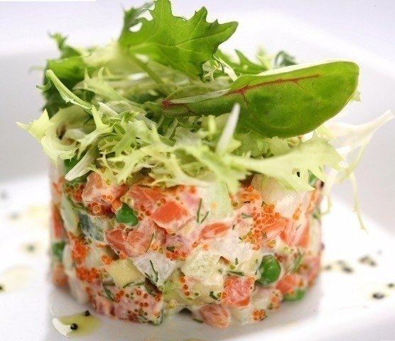 Очень вкусный салатик для праздничного стола. По особому случаю можно и блюдо особое приготовить!