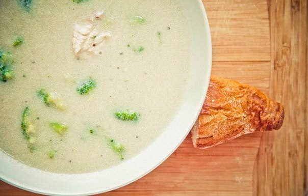 Крем-суп с брокколи и куриной грудкой