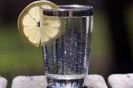 Простая вода лечит множество заболеваний! Попробуйте и вы оздоровиться!