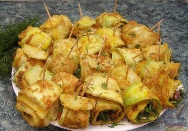 Длинный и острый - тёщин язык! Но если из кабачка, то очень даже вкусно!