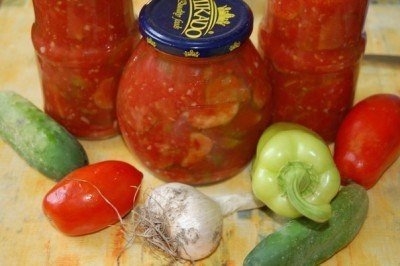 Яркий весенний салатик может появиться у вас на столе и зимой! Нужно только закатать его предварител