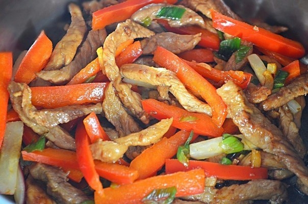 Яркое блюдо с неповторимым пикантным вкусом! Мясо получается восхитительным!