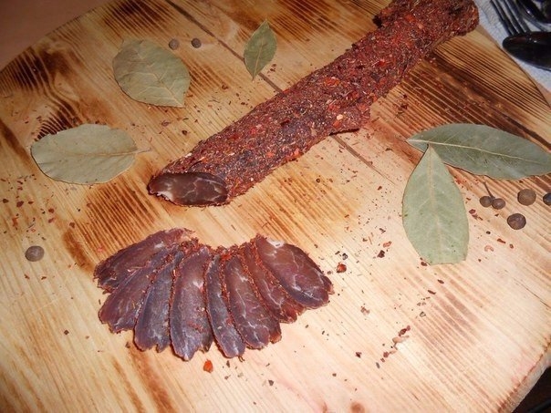 Папа мой балует нас своим вкуснейшим деликатесом! Недавно у него испросила секретный рецептик - делю