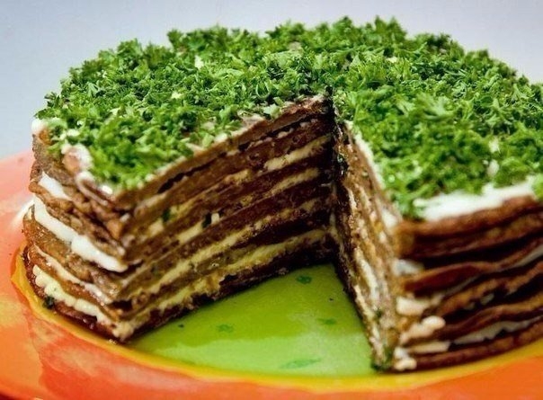 Красивый и полезный закусочный тортик из печеночки!