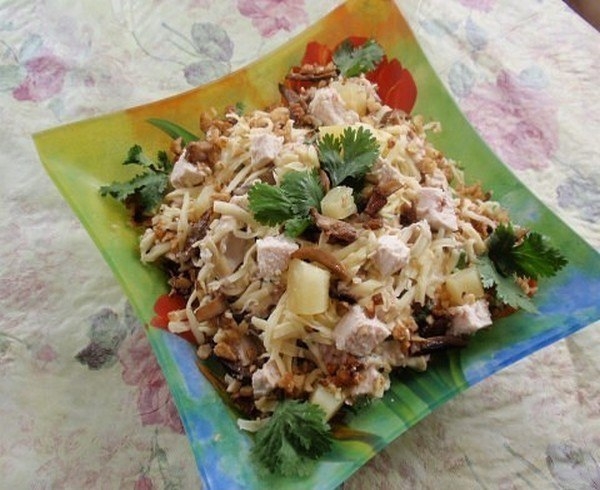 САЛАТ «СЫТЫЙ КУМ» на праздничный стол ! Очень вкусный, сытный и необычный!!! САЛАТ «СЫТЫЙ КУМ» на праздничный стол ! Очень вкусный, сытный и необычный!!!