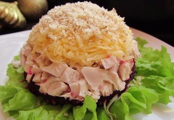 Необыкновенный салат предлагаем приготовить вам сегодня! Очень вкусный и легкий!