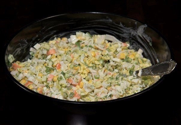 Легкий и очень вкусный салат, который можно приготовить за 15 минут!