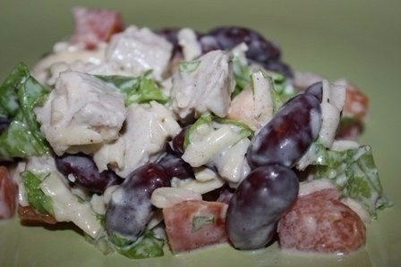 Вкусненько! Особенно приятно то, что все ингредиенты не надо готовить, кроме куриного филе!