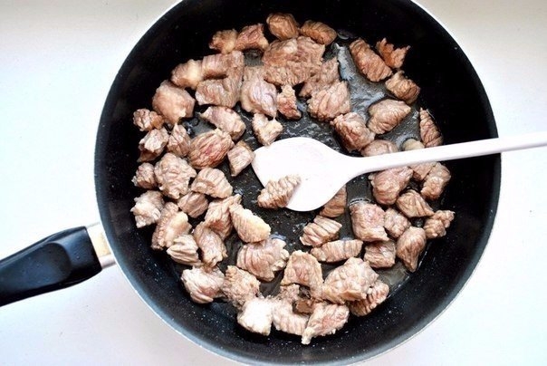 Предлагаю приготовить сочный и ароматный лагман! Очень сытно и вкусно!
