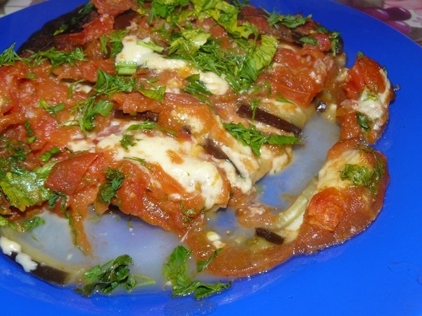 Баклажаны, запеченные с сыром и томатами