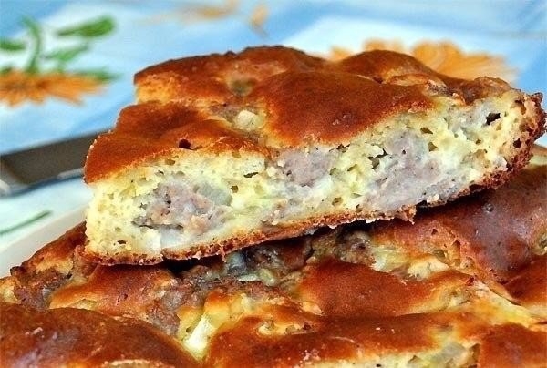 Лучшего теста для наливных пирогов я нигде не встречала.Основное его преимущество &mdash; тесто без майоне