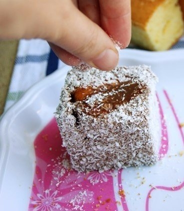 Очень вкусное, нежное, мягкое и тающее во рту пирожное. В то же время очень простое и быстрое в приг