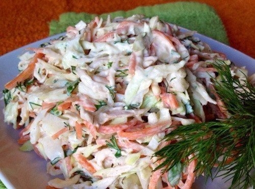 Легкий, вкусный салат, который не требует много времени для его приготовления.