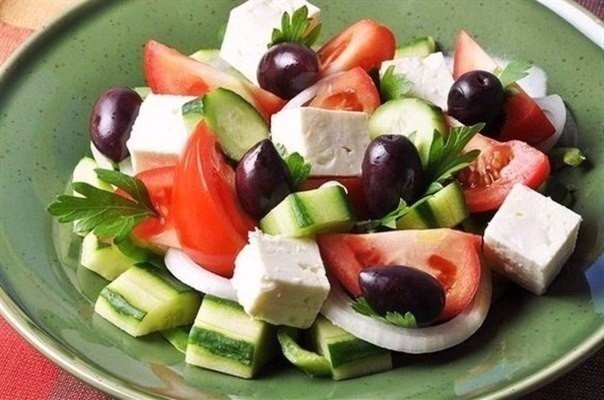 Что бы еще такого съесть, чтобы похудеть? Да, конечно же, овощные салатики без майонеза!