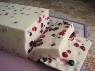 Ягодки - кладезь витаминов! Запасайтесь ими и вперед готовить вкусняшку вместе со мной!
