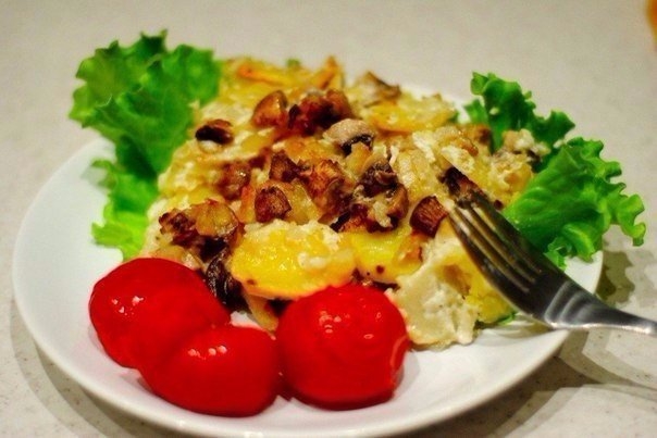 Подружка поделилась вкусным рецептом. Картошечка в духовчке, всё как я люблю! Делюсь и с вами.