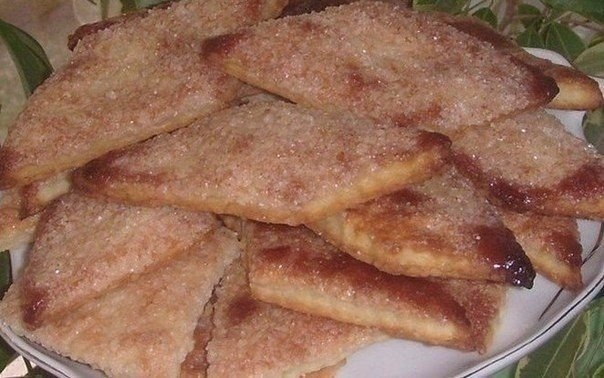 В свой выходной день моя подружка любит побаловать домочадцев вкусненьким.