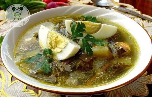 Витаминный удар: весенний зелёный суп со свежим щавелем